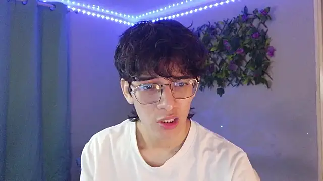 noah millerx online show from March 20, 4:35 am