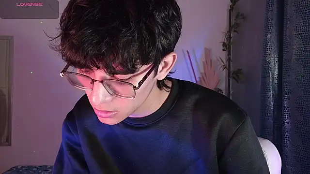 noah millerx online show from March 2, 4:13 am