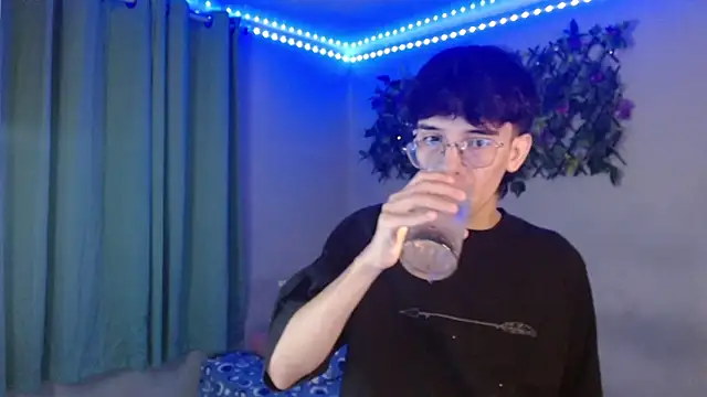 noah millerx online show from April 12, 5:00 am