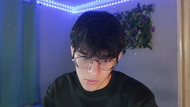 noah millerx online show from March 19, 3:28 am