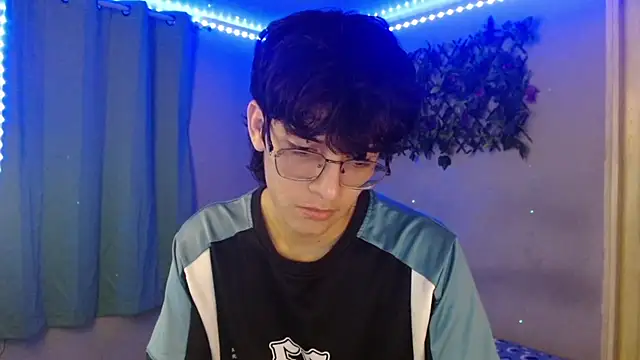 noah millerx online show from March 21, 3:41 am