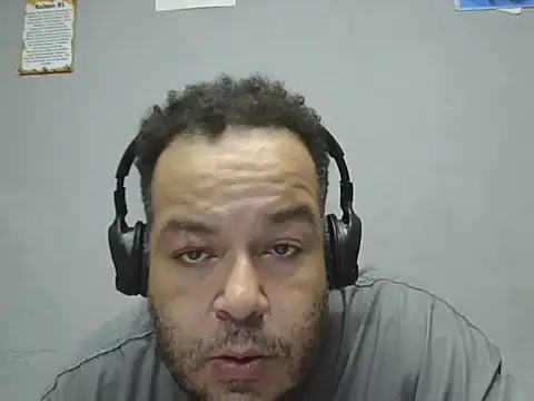 UrsoBissexualPauGrosso online show from April 4, 8:37 pm