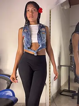 Maddie 7 online show from March 17, 2:47 am