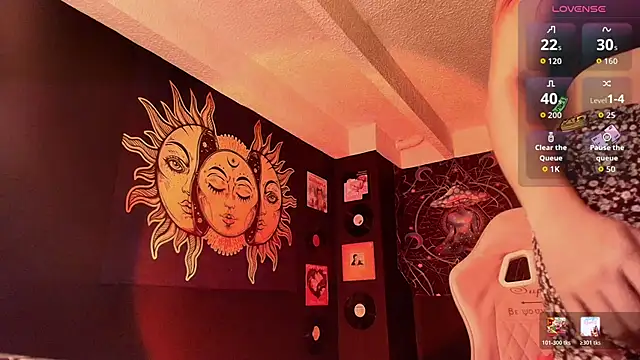 softnicol  online show from April 8, 10:11 pm