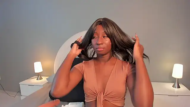 zoepinkett online show from April 22, 3:57 am