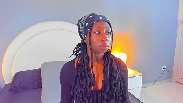 zoepinkett online show from February 28, 3:39 am