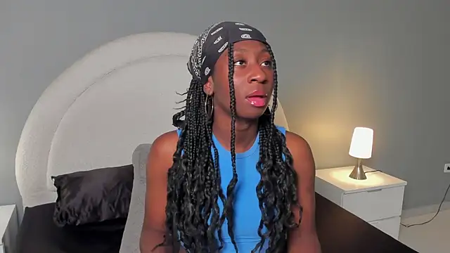 zoepinkett online show from March 30, 1:18 am