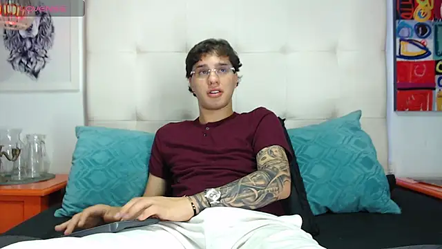 EXCLUSIVE8 online show from March 25, 8:25 am