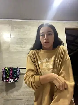 SAMY AND ARI online show from April 5, 10:11 am