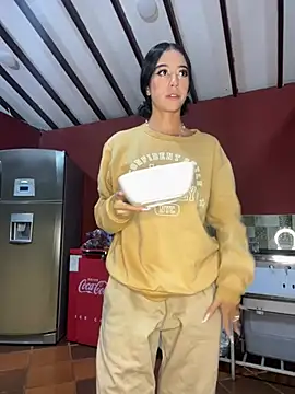 SAMY AND ARI online show from April 3, 10:11 am