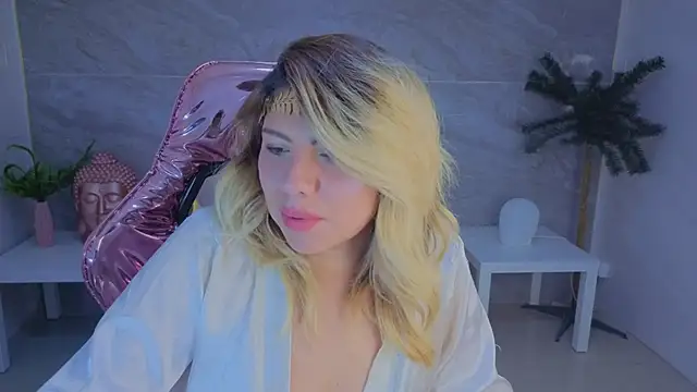 Victoria01 s online show from February 27, 2:56 am