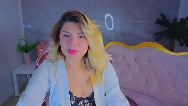 Victoria01 s online show from March 3, 3:02 am