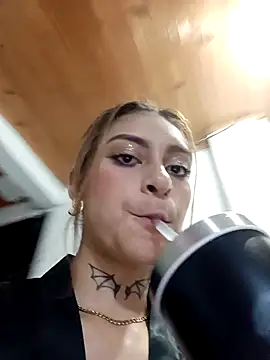 Snapshot of agathamoont chatting on February 27, 2:12 am agathamoont online show from February 27, 2:12 am