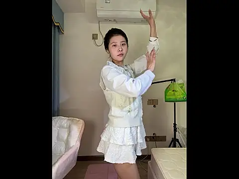 Y--F--LOVE online show from March 12, 3:38 pm