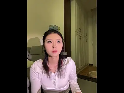 Y--F--LOVE online show from March 3, 12:56 pm