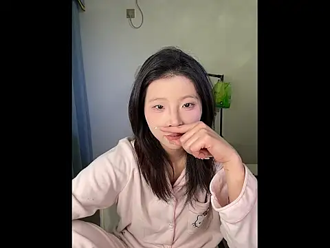 Y--F--LOVE online show from March 23, 4:07 pm