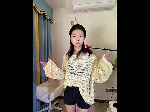 Y--F--LOVE online show from March 13, 3:50 pm