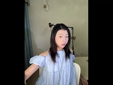 Y--F--LOVE online show from March 31, 3:14 pm