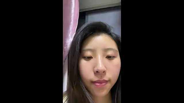 Snapshot of Y--F--LOVE chatting on February 26, 4:40 pm Y--F--LOVE online show from February 26, 4:40 pm