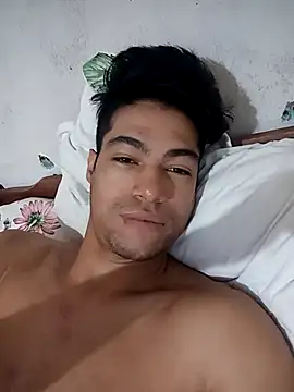 Snapshot of lucastorquato1709 chatting on March 1, 8:25 am lucastorquato1709 online show from March 1, 8:25 am