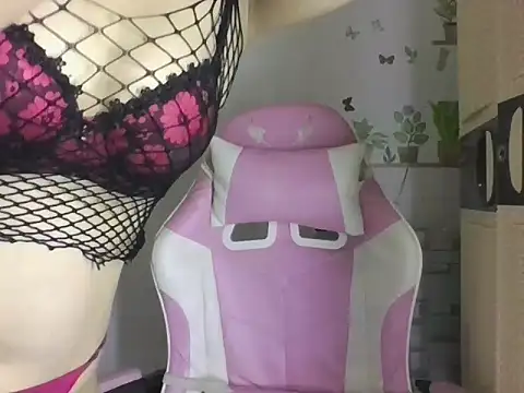 missrica13 online show from March 26, 9:29 am