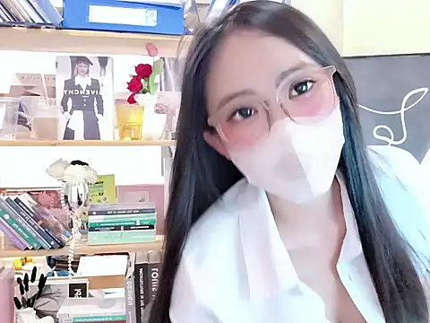 LeNaLyy online show from February 28, 10:48 am