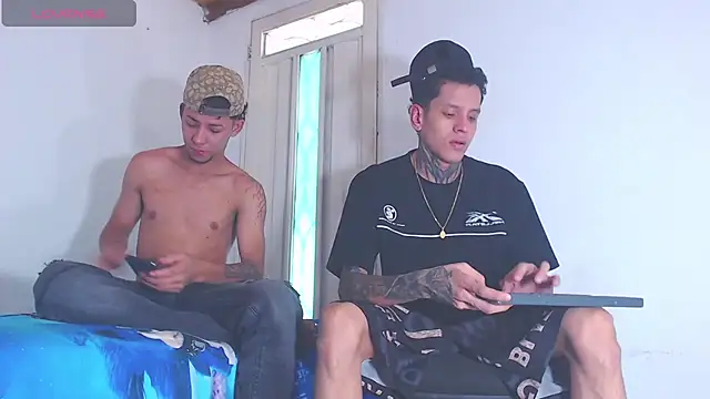 Snapshot of gabriel_reyes21 chatting on July 2, 3:18 pm gabriel reyes21 online show from July 2, 3:18 pm