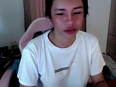 Maxinelove1 online show from June 29, 4:08 am