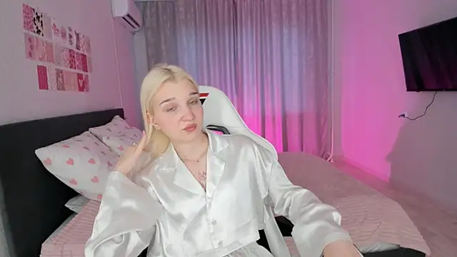 Lara Blue online show from March 10, 4:05 am