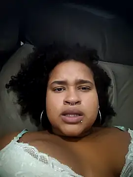 Snapshot of DaniS_C chatting on March 3, 3:02 am DaniS C online show from March 3, 3:02 am