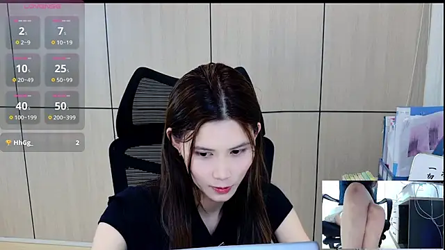 Snapshot of zhen-68 chatting on May 25, 1:49 am zhen-68 online show from May 25, 1:49 am