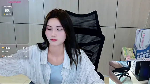 Snapshot of zhen-68 chatting on May 12, 12:44 pm zhen-68 online show from May 12, 12:44 pm