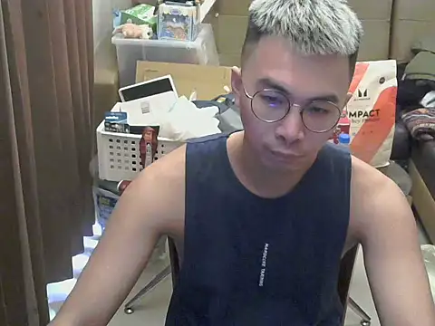 silverwolfwoof online show from April 5, 5:36 am
