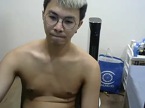 silverwolfwoof online show from May 8, 4:44 pm