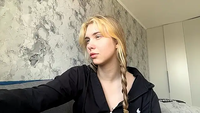 ShariLappas online show from March 13, 1:05 pm