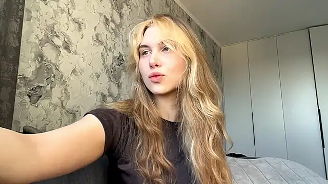 ShariLappas online show from March 10, 2:32 pm