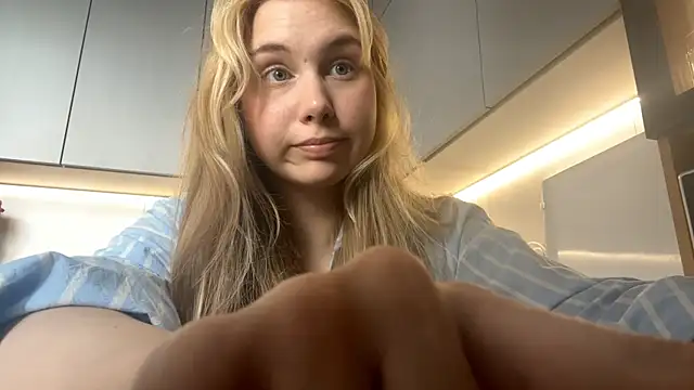 ShariLappas online show from February 28, 10:15 am