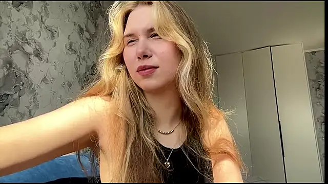 ShariLappas online show from March 20, 9:21 am