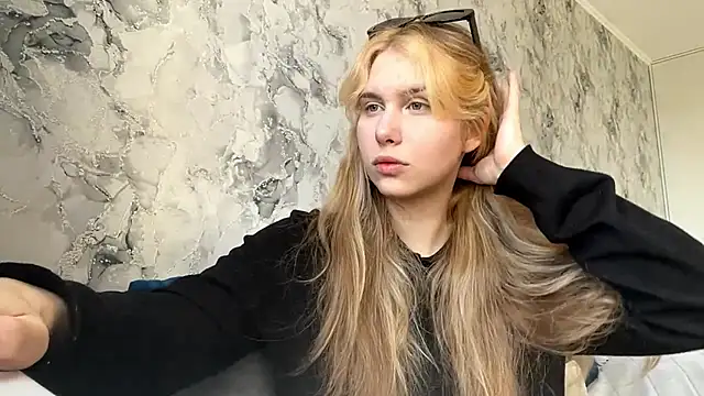 ShariLappas online show from March 12, 1:04 pm