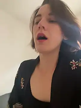 Kamorana online show from March 10, 10:41 am