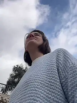 Snapshot of Kamorana chatting on February 26, 9:53 am Kamorana online show from February 26, 9:53 am