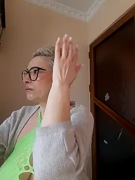 LunaBlaise online show from March 22, 8:27 am