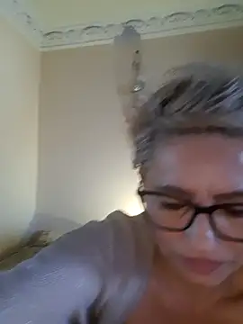 LunaBlaise online show from May 26, 6:22 am