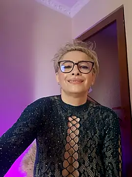 LunaBlaise online show from May 16, 6:56 am