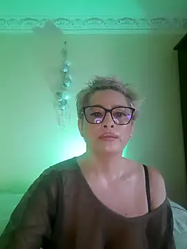 LunaBlaise online show from March 23, 8:36 am