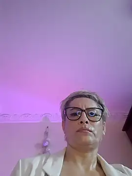 LunaBlaise online show from April 15, 1:04 pm