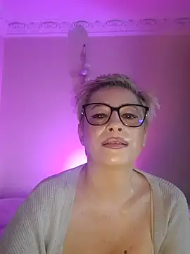 LunaBlaise online show from April 2, 7:48 am