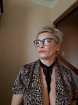 LunaBlaise online show from March 17, 12:19 pm