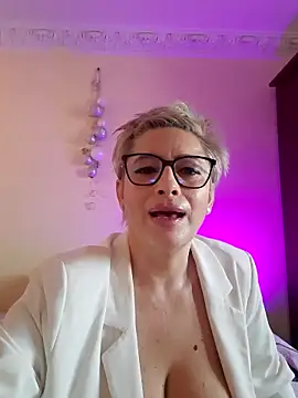 LunaBlaise online show from March 12, 7:12 am