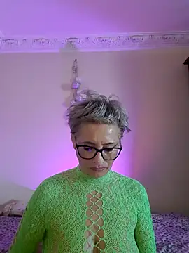 LunaBlaise online show from May 6, 7:23 am